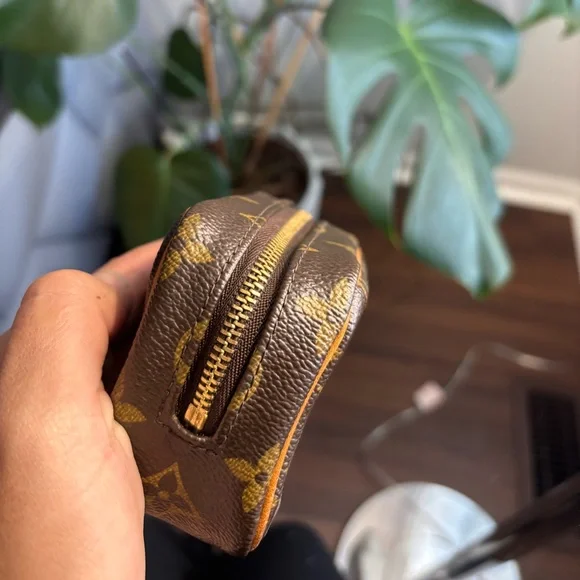 Louis Vuitton Monogram Brown Wristlet punch - Picture 2 of 10